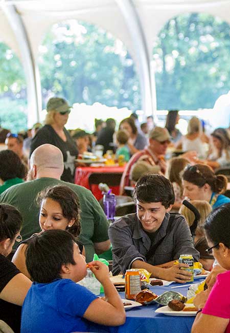 A family enjoying lunch at the Fort Worth Zoo