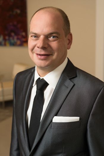 Headshot of Craig James